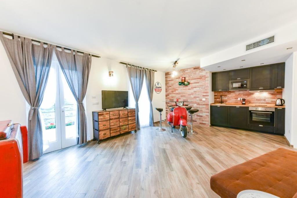 Vespa Apartments モネーリア エクステリア 写真