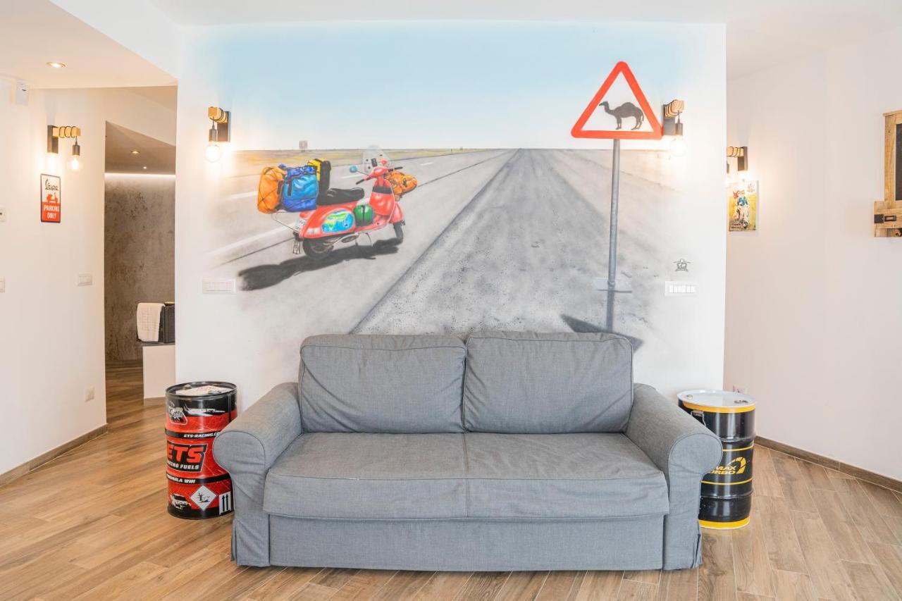 Vespa Apartments モネーリア エクステリア 写真